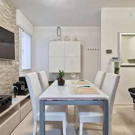 Mini Fronte Mare Piazza Mazzini Apartamento *
