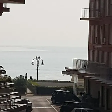 Mini Fronte Mare Piazza Mazzini Apartamento